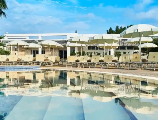 Scopri il Riva Marina Resort nella Riserva Naturale Torre Guaceto: il rifugio perfetto per famiglie con bambini.